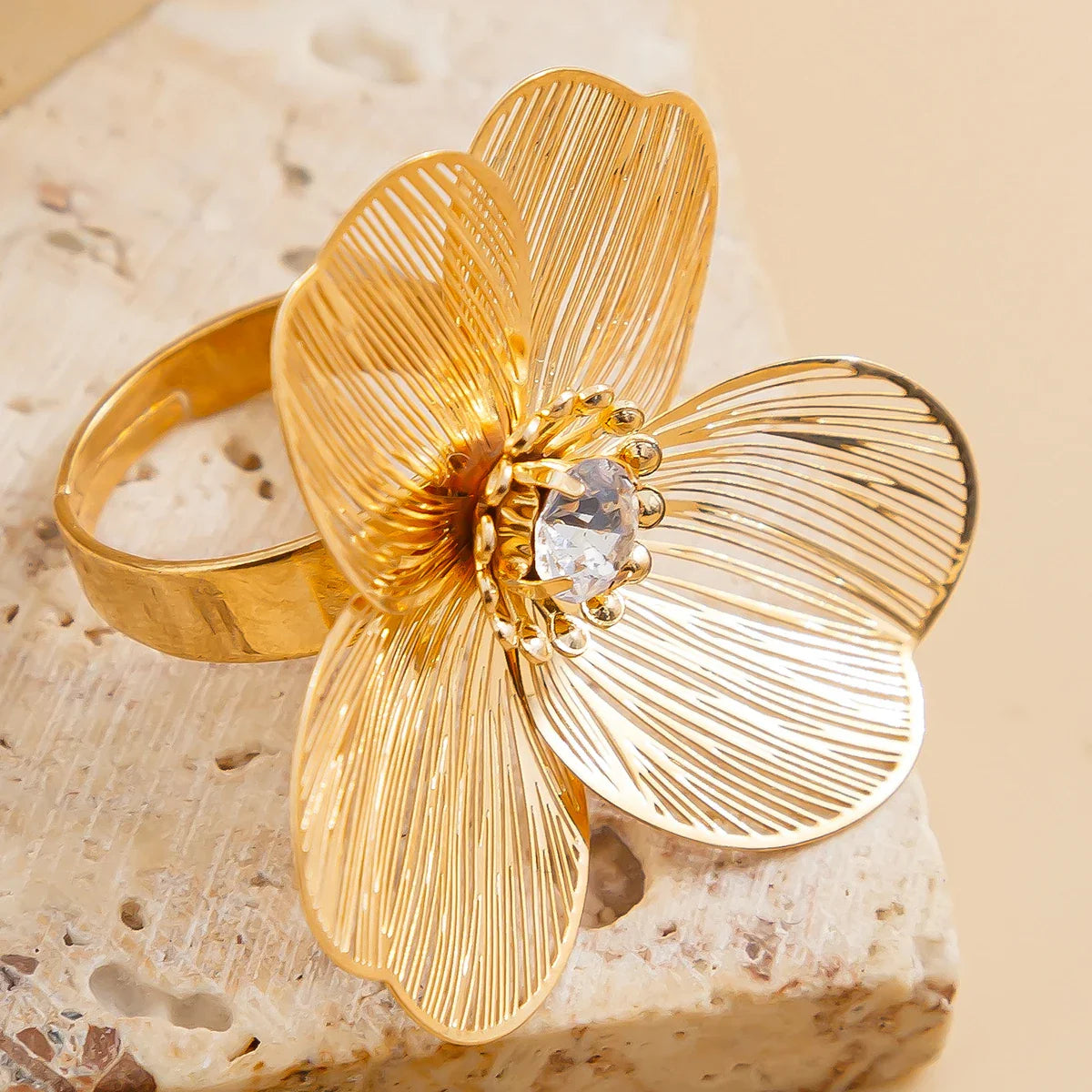 Bague Anneau Grosse Fleur Délicate or