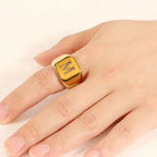 Bague large homme personnalisée avec initiale