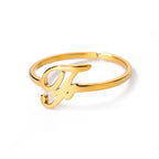 Bague fine personnalisée avec initiale f