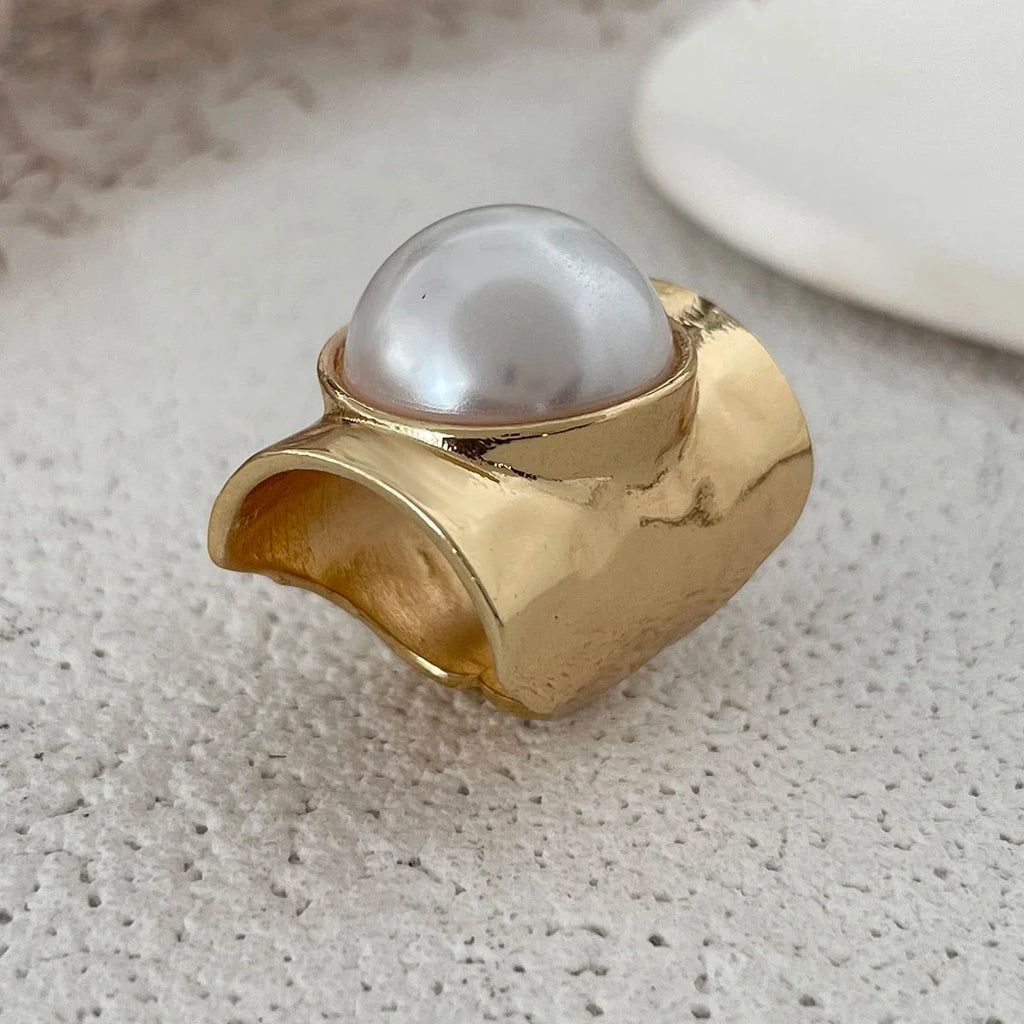 レトロな女性用パール付きリング ゴールド