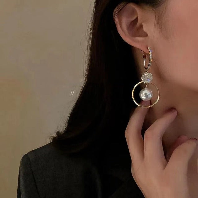 パールのぶら下がりピアス