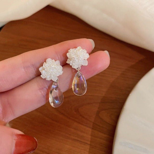 しずく型ピアス