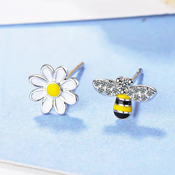 ミツバチとデイジーの花のピアス