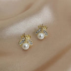 ハチとパールのピアス