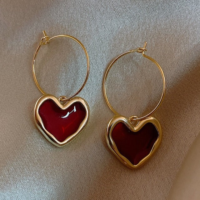 レディース向け レッドハート ピアス
