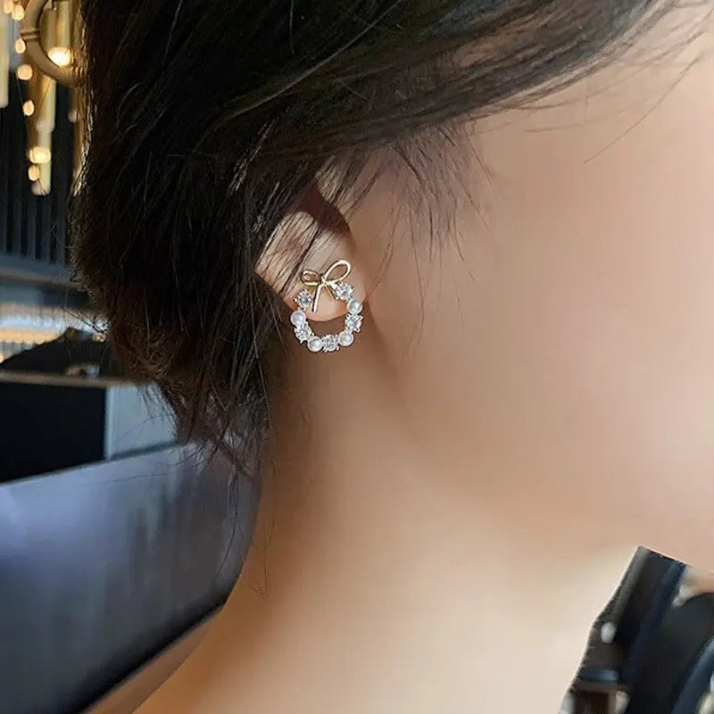 パールと蝶結びのフープピアス