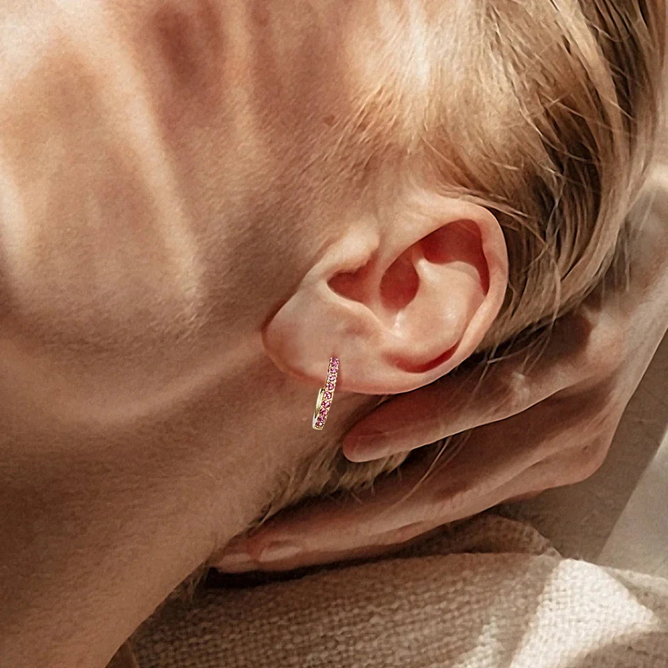 Boucles d'oreilles créoles dorées avec pierre de naissance pour femme