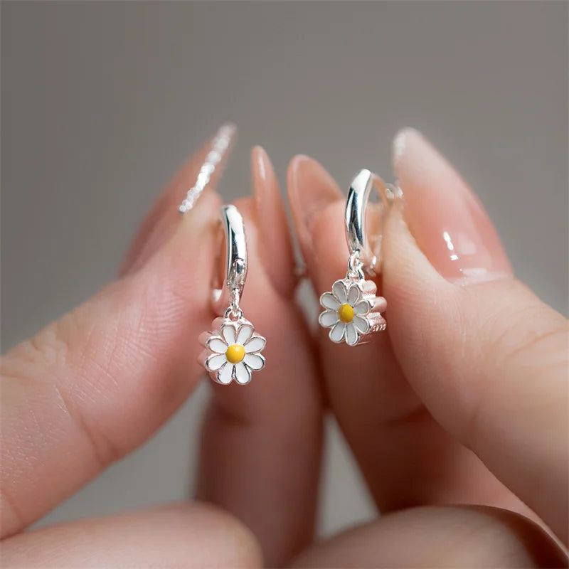 マーガレットフラワー フープピアス a