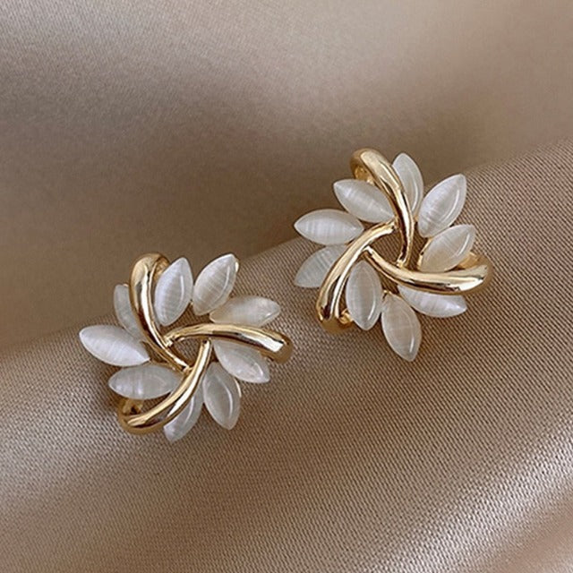 女性用 ゴールドフラワーピアス