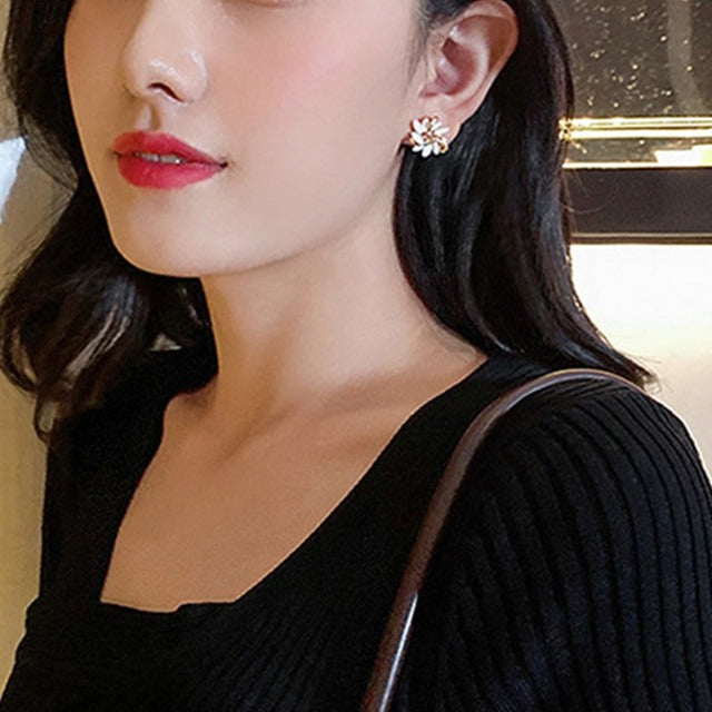 女性用 ゴールドフラワーピアス