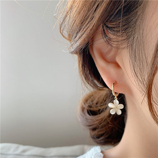 オパールフラワーピアス