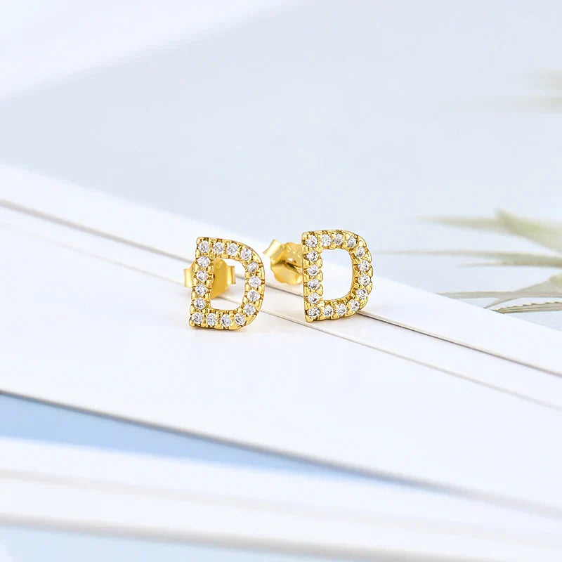 イニシャルピアス