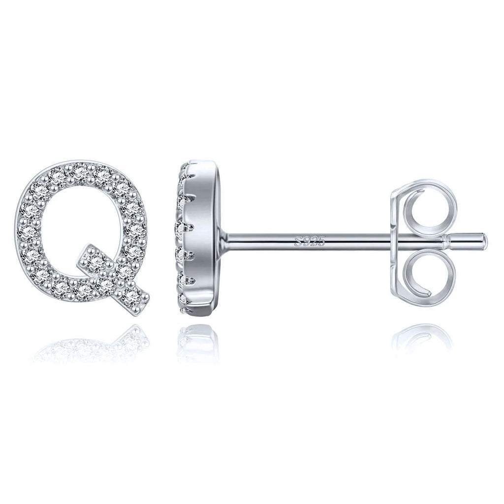 イニシャルピアス シルバー q