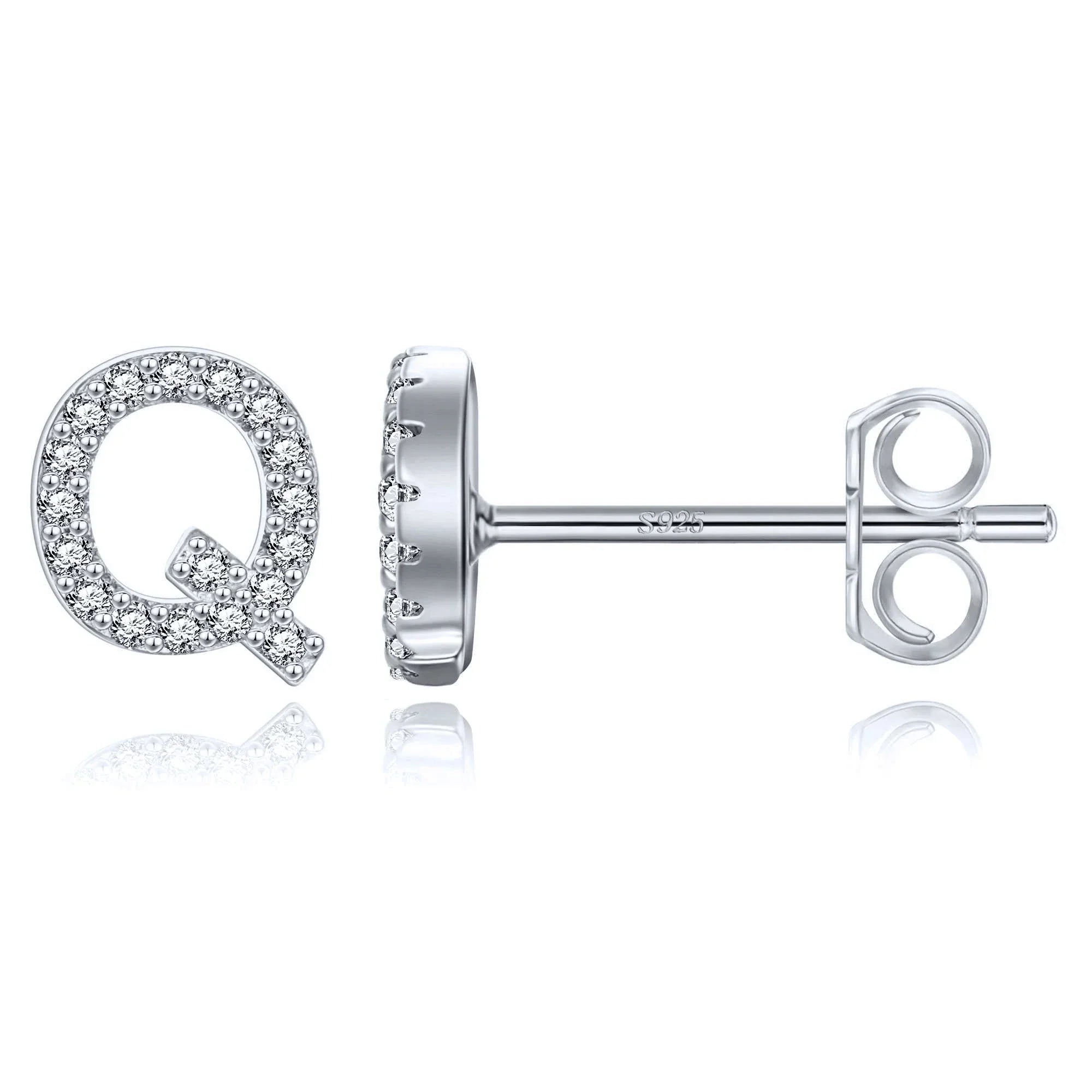 イニシャルピアス シルバー q