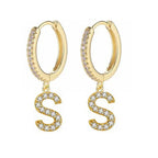 Boucles d'oreilles créoles avec initiale femme s