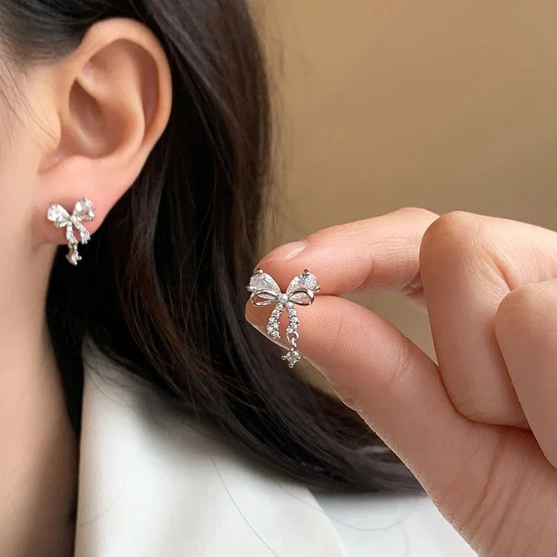 レディース向けリボンモチーフのシルバーピアス