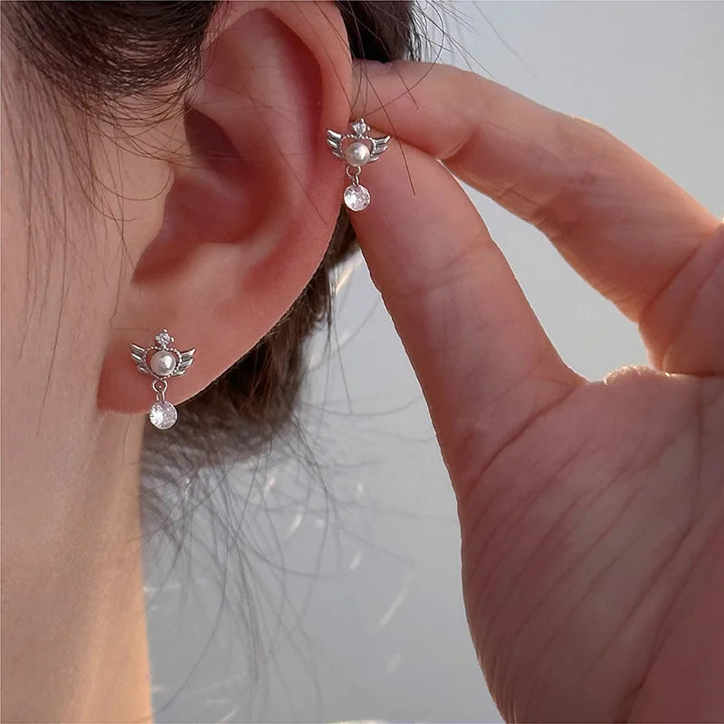 天使の翼のドロップピアス