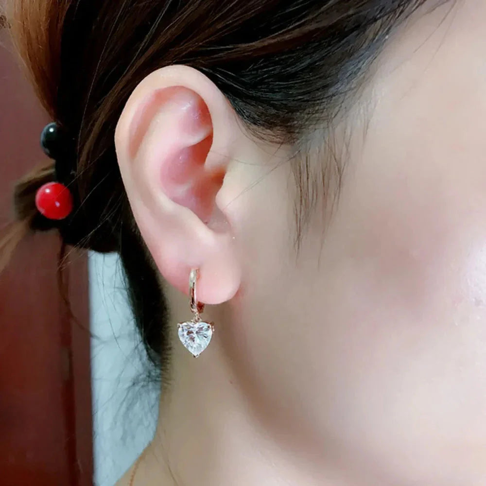 キュービックジルコニアのハート付きぶら下がりピアス