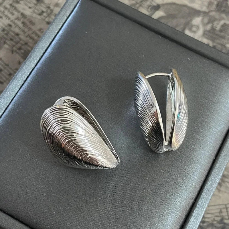 ぶら下がりピアス 貝殻 ムール貝 シルバー