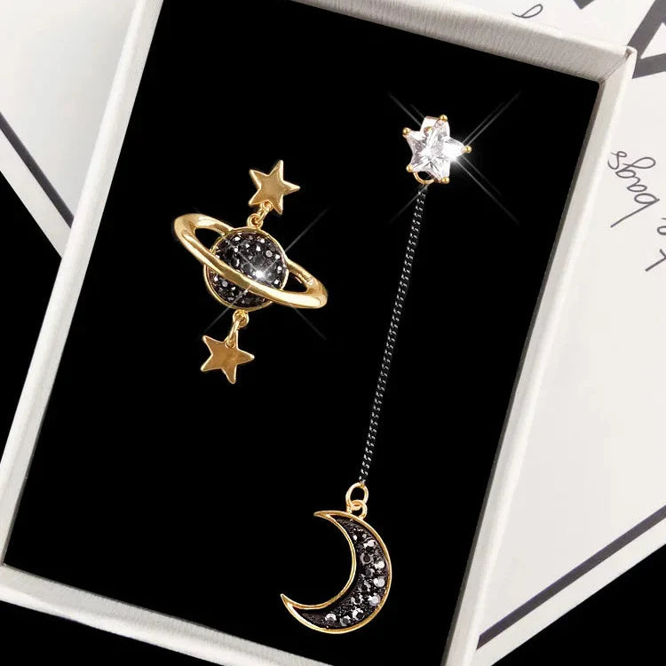 月と星の三日月モチーフ ロングピアス