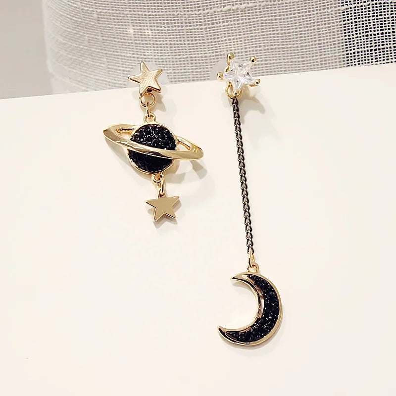 月と星の三日月モチーフ ロングピアス