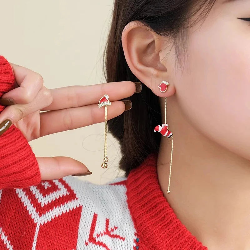 クリスマスの揺れるピアス