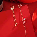クリスマスの揺れるピアス