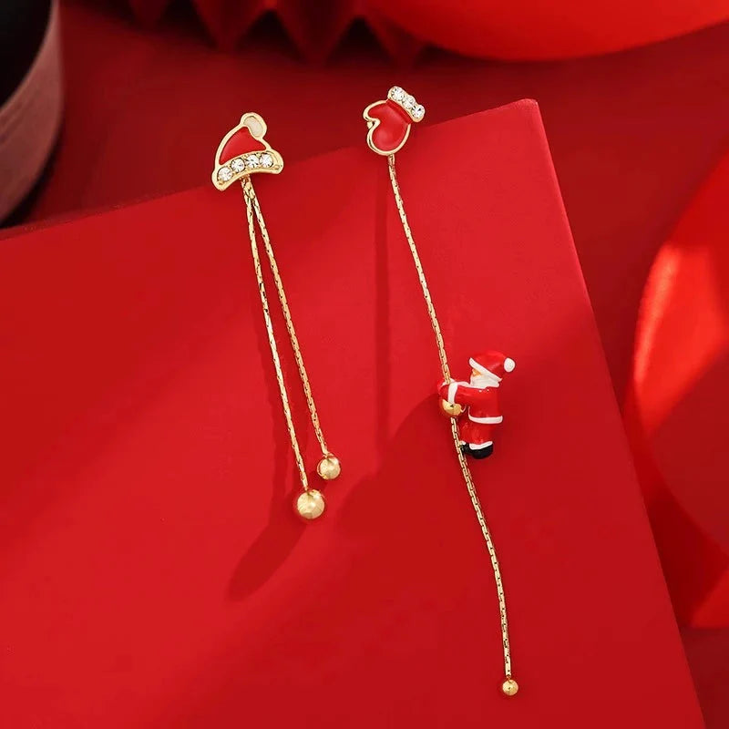 クリスマスの揺れるピアス