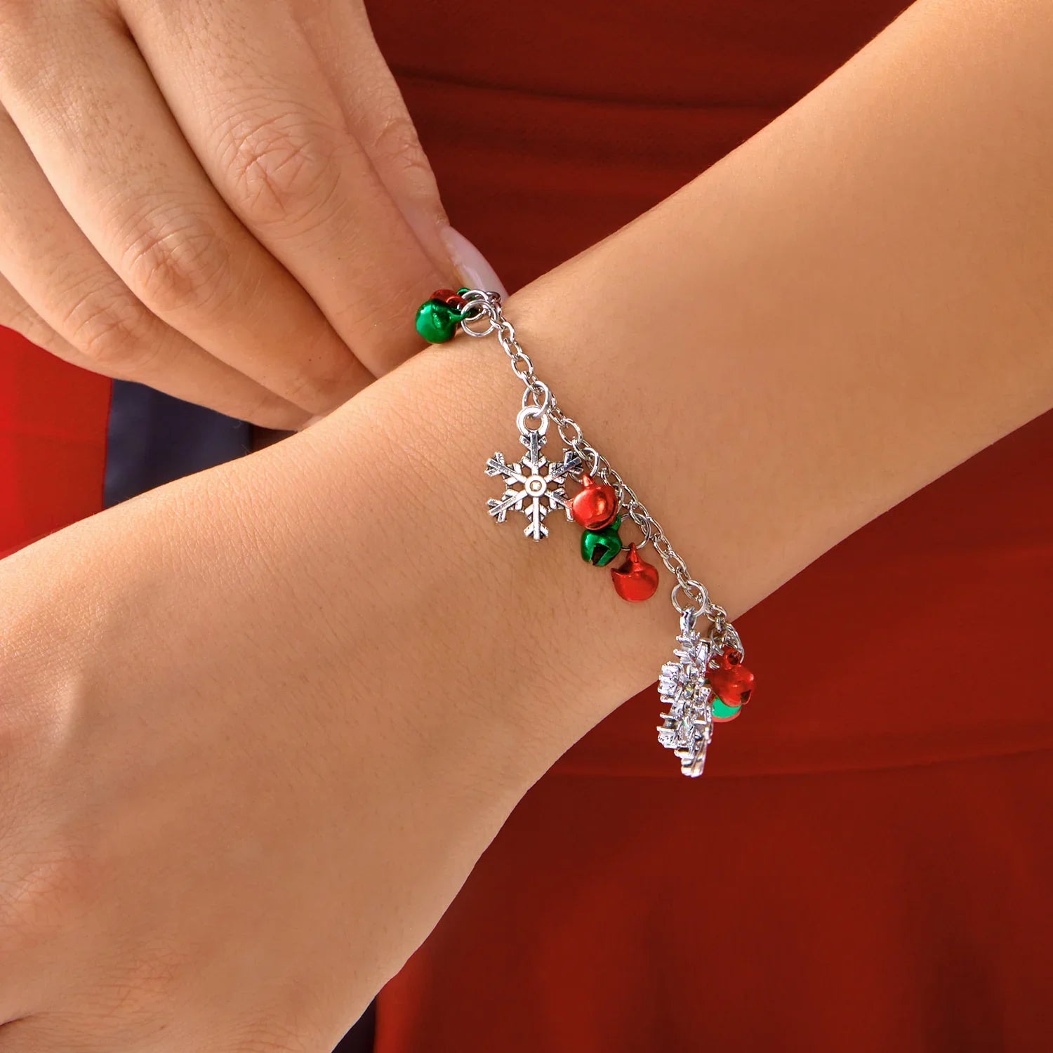 Bracelet avec Flocons de Neige et Boules de Noël