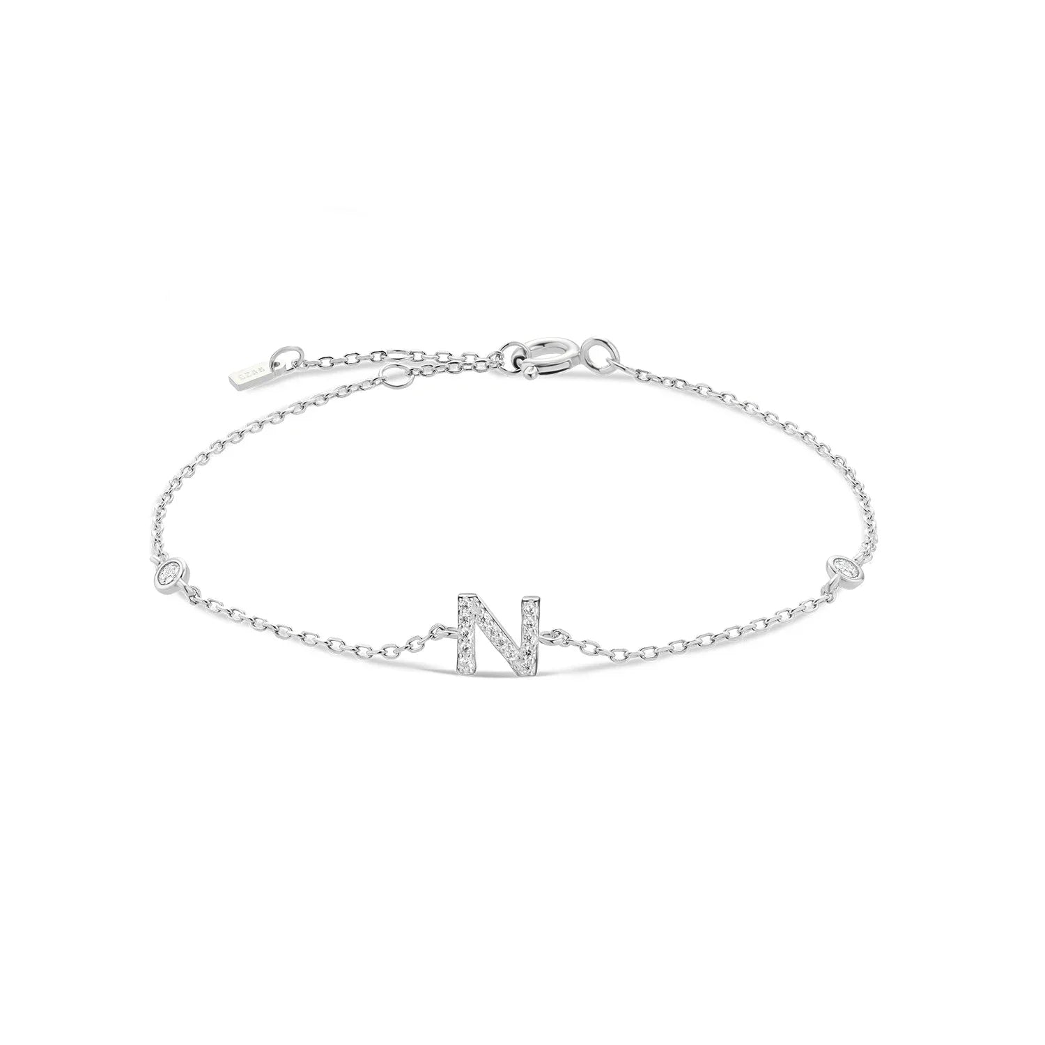 ラインストーンのイニシャル付きブレスレット（シルバー n）
