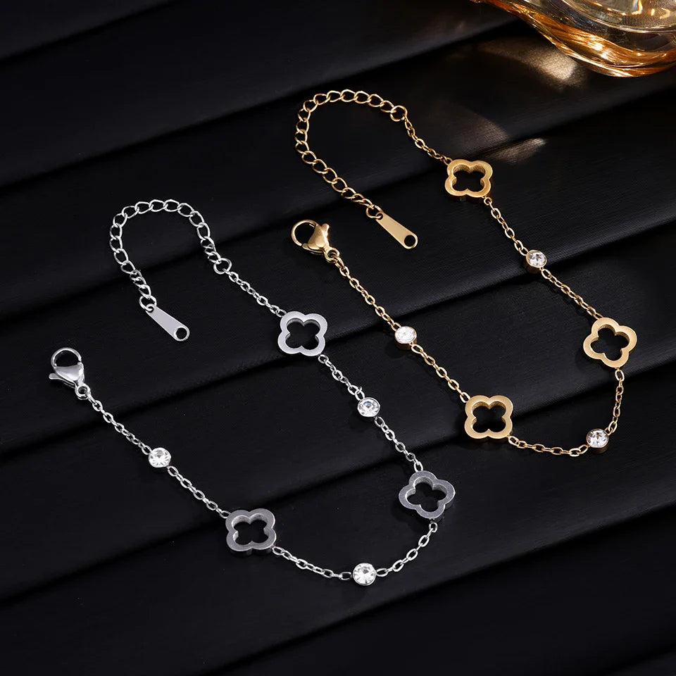 4つ葉のクローバーとジルコニア付きブレスレット シルバー