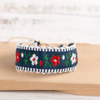 ボヘミアン風 刺繍入り ハンドメイド ブラジルブレスレット ブルーとホワイト