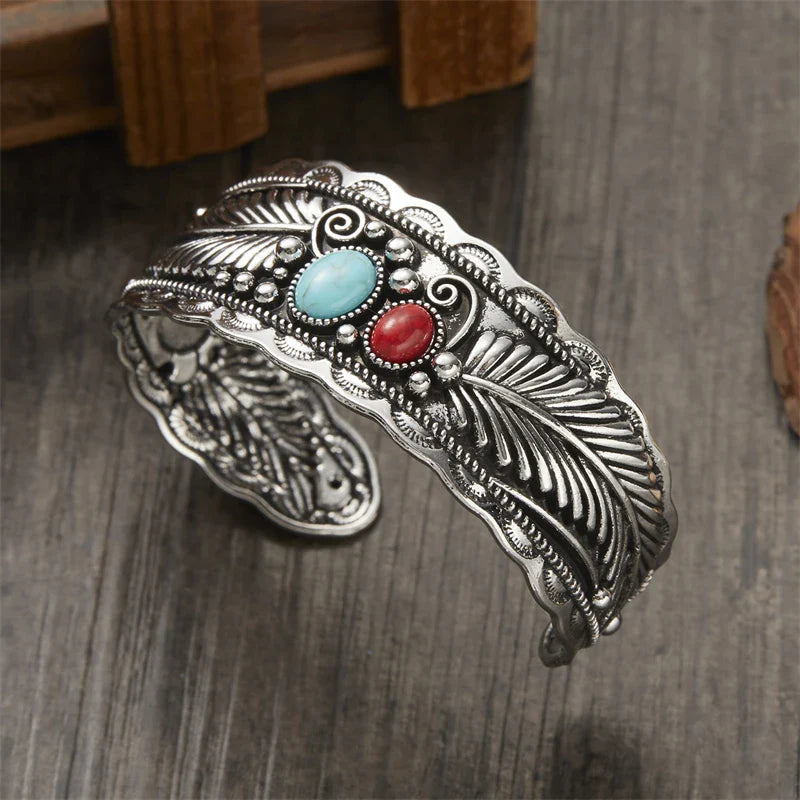 Bracelet Ethnique Vintage avec Pierres et Plumes argent