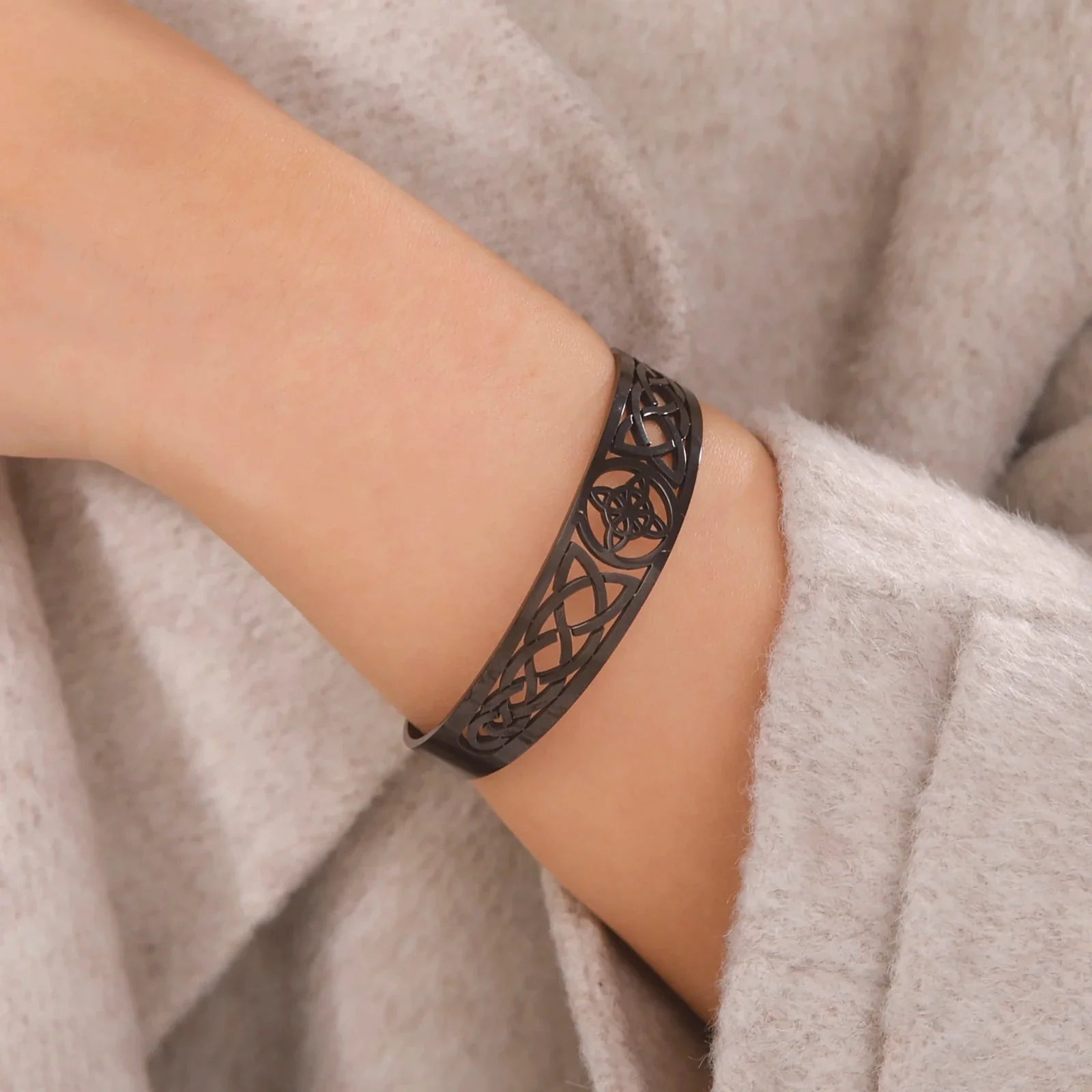 ウィッチーズノット チェーンブレスレット 保護 Wiccan ブラック