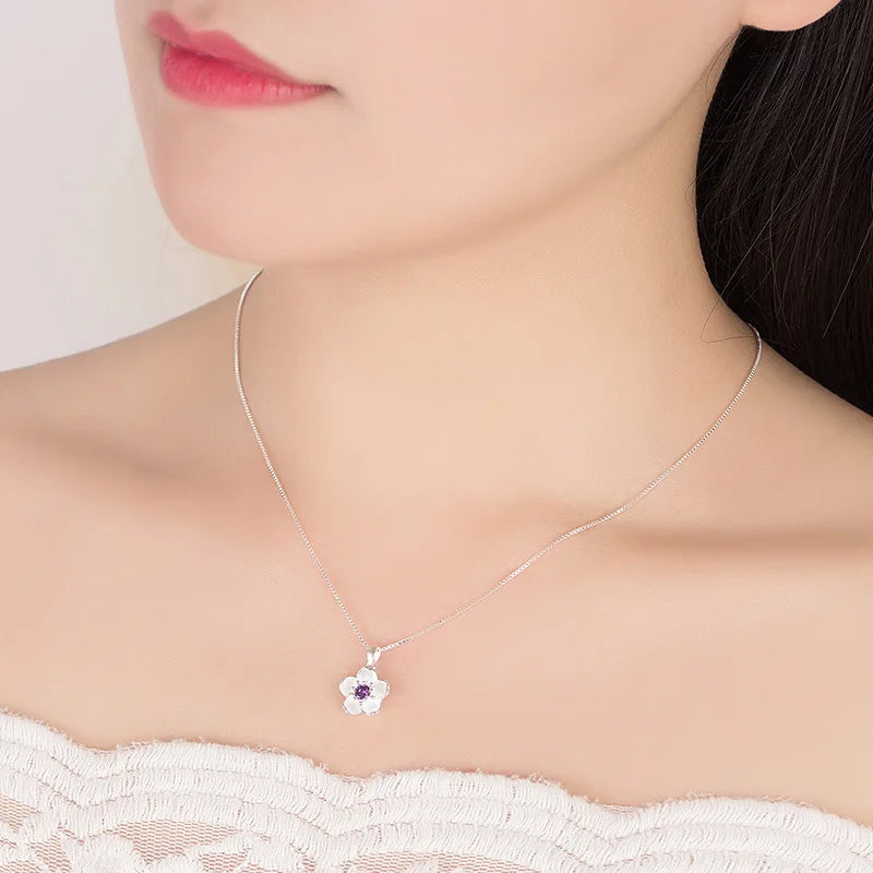 女性用 フラワーペンダント付きネックレス（パープル）