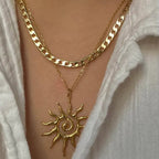 Collier avec Grand Pendentif Soleil