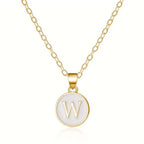 Collier avec pendentif blanc initiale - lettre