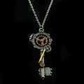 Collier avec pendentif clef engrenage