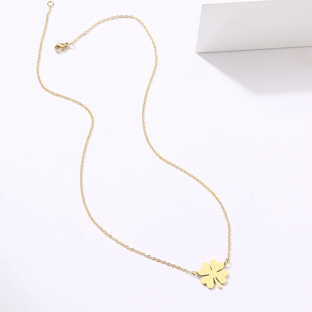 Collier avec Pendentif en Feuille de Trèfle Porte Bonheur or