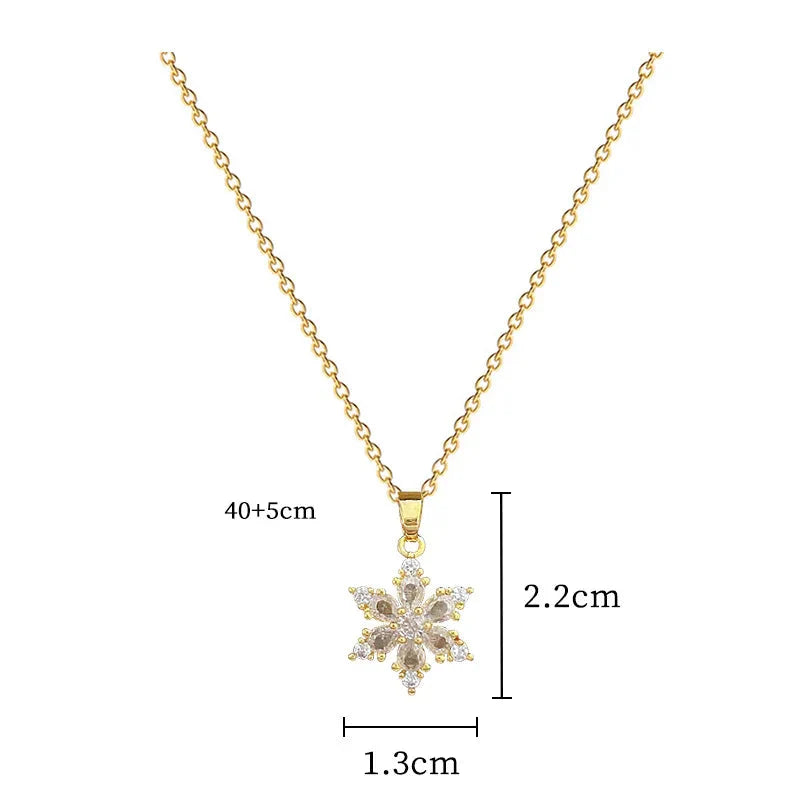クリスタルの雪の結晶ペンダント付きネックレス