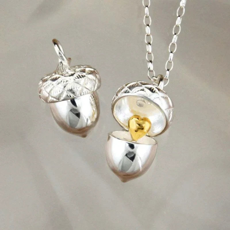 Collier avec Pendentif Gland avec Coeur