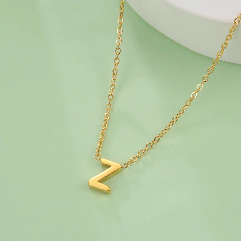 イニシャルペンダント付きネックレス - 文字 