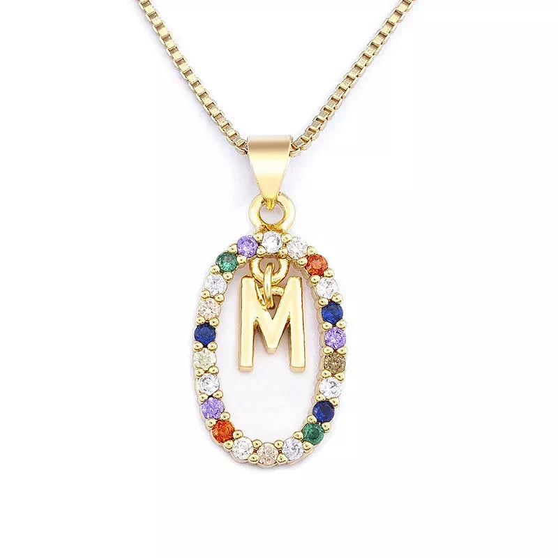 Collier avec pendentif ovale initiale m
