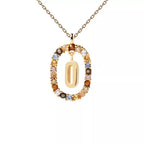 Collier avec pendentif ovale initiale o