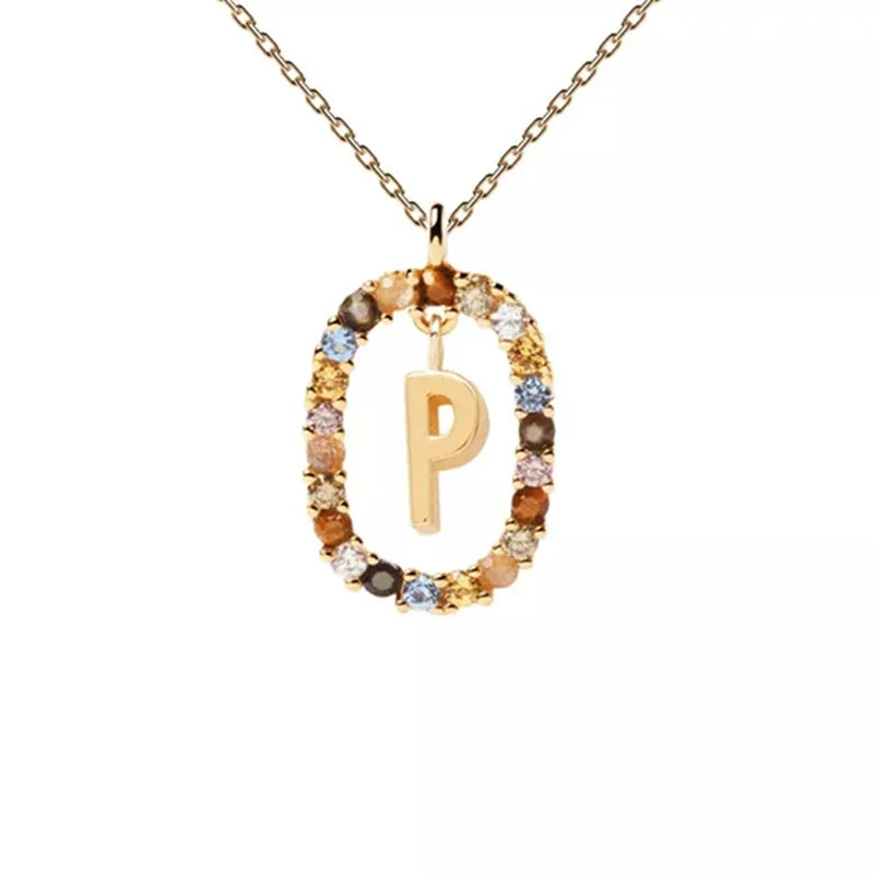 Collier avec pendentif ovale initiale p