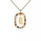 Collier avec pendentif ovale initiale q