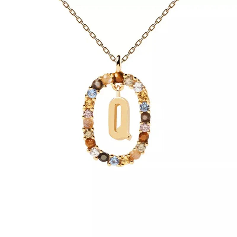 Collier avec pendentif ovale initiale q