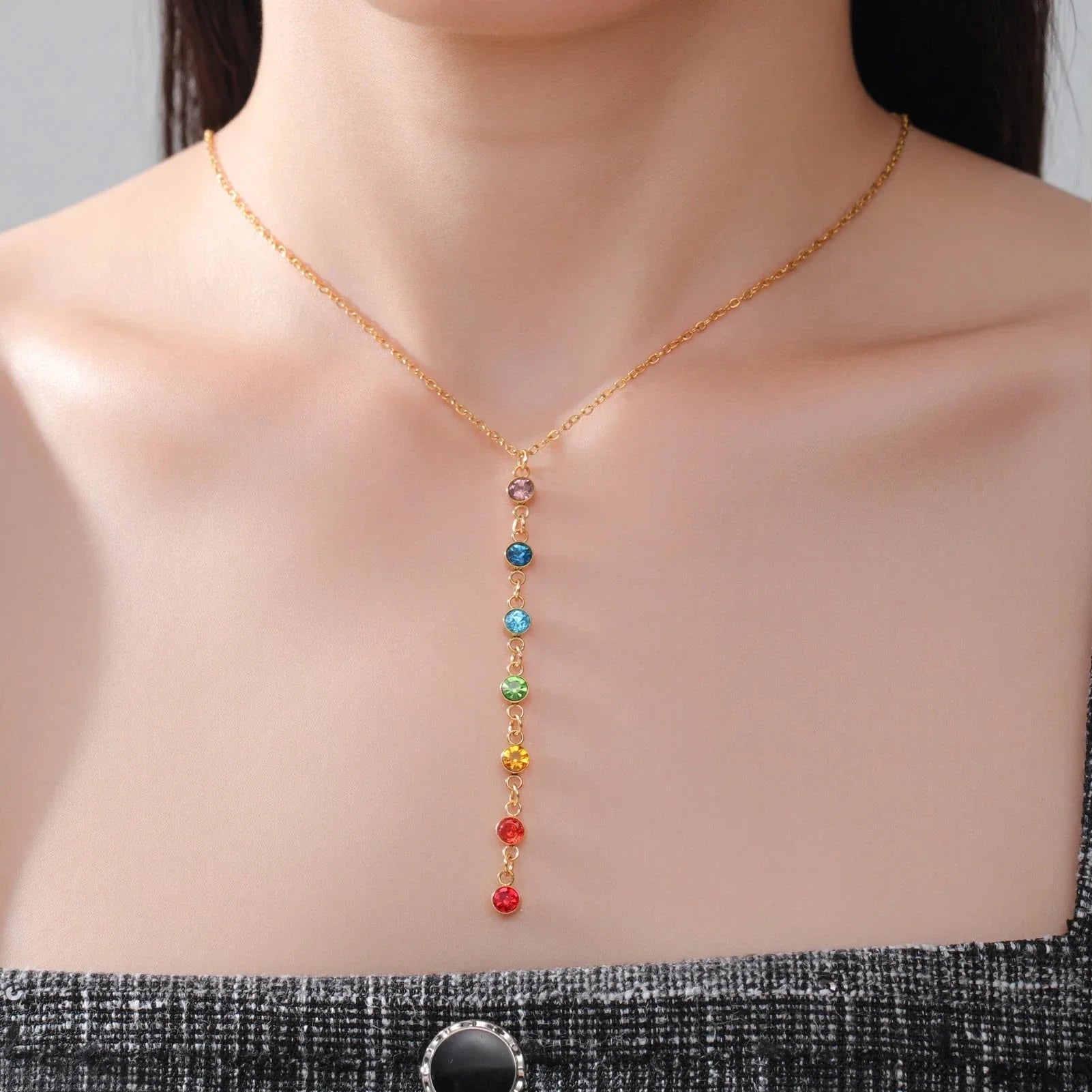 Collier de Protection avec Long Pendentif en Pierres 7 Chakras or