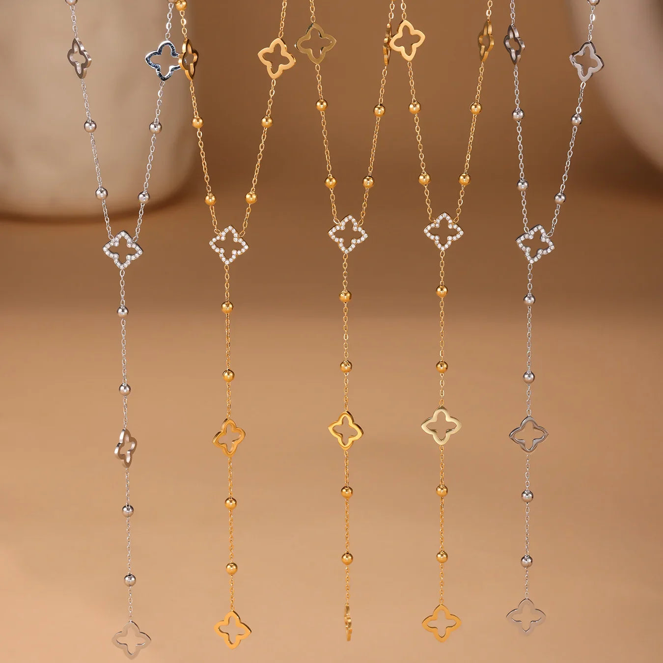 Collier Long avec Pendentifs Trèfle à 4 Feuilles et Zircon argent
