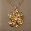 Collier Pendentif avec Jolie Fleur Tournante Anti-Stress